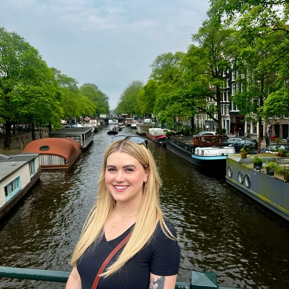 Meet your Posher, Ally - Picture 11 of 14